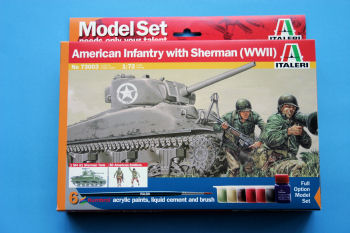 (WWII) AMERICAN INFANTRY WITH SHERMAN MODEL SET